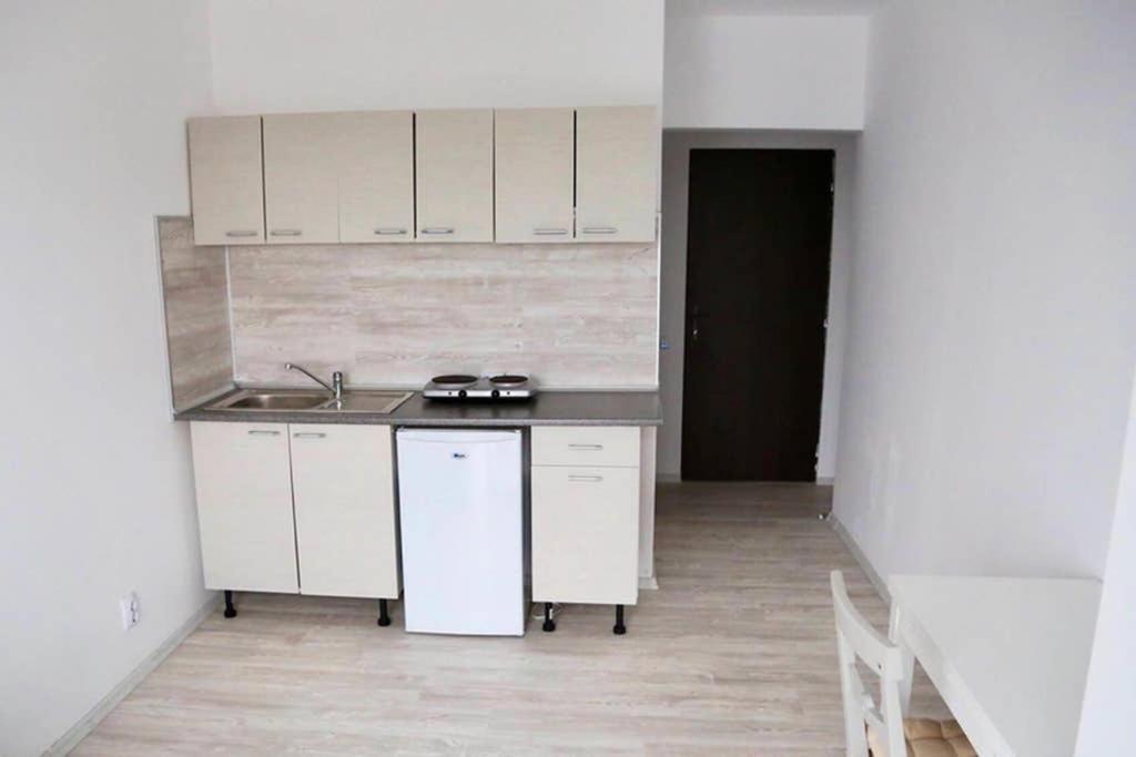 Cozy Studio Near The Center Of Cluj ภายนอก รูปภาพ